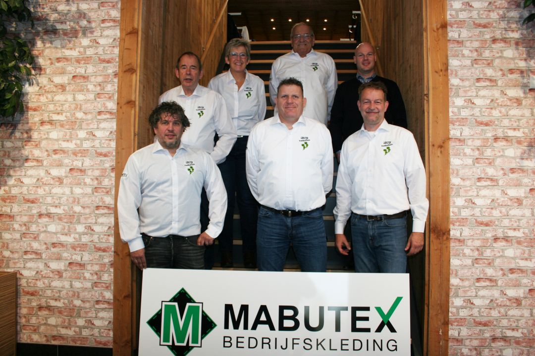 Foto Bestuur Bestuur LV Gala met kleding van Mabutex